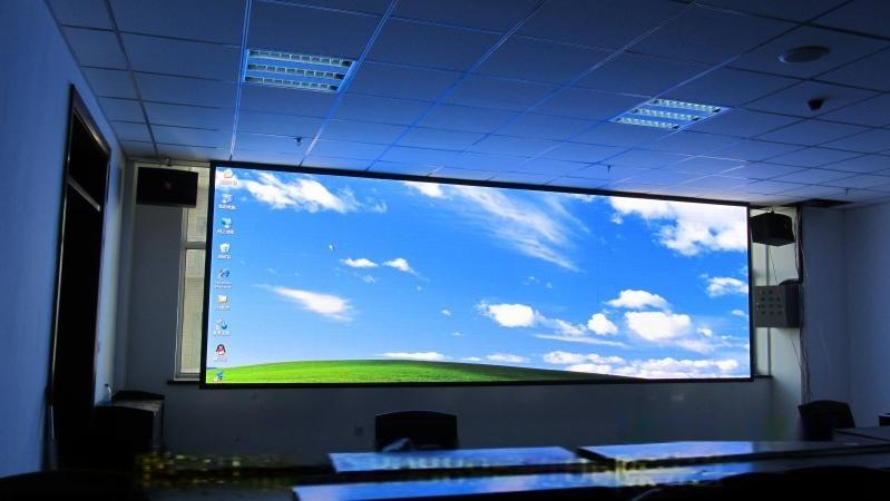 室內顯示屏使用小間距led顯示屏的優勢！